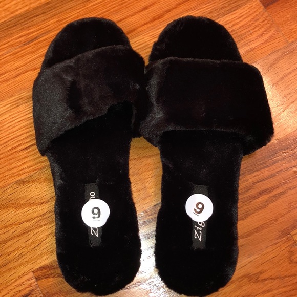 BRAND NEW❣️ Fuzziest Slippers ❣️ - Picture 7 of 8